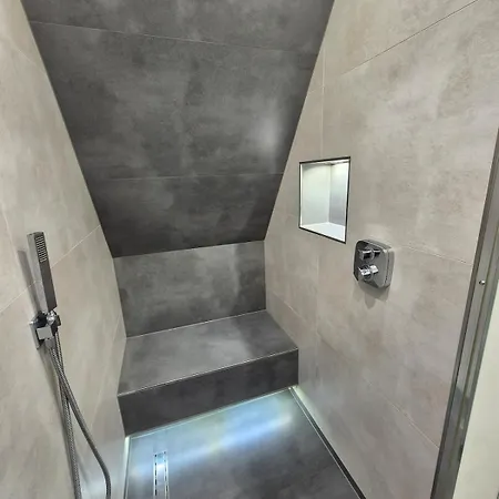 Moderne Hochwertige Apartment