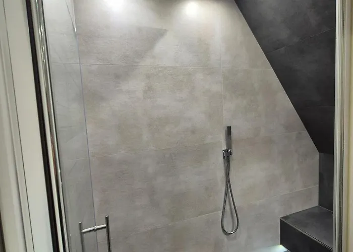 Moderne Hochwertige *